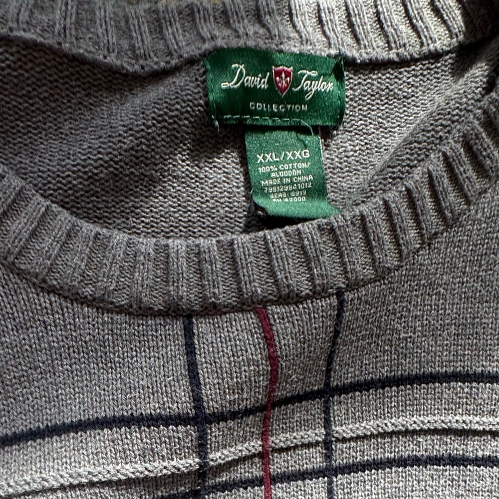 XXL MEN’S PLAID SWEATER